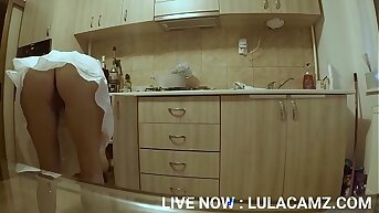 (HIDDEN CAM) Sneaking On My Hot Teen StepSister in the Kitchen
